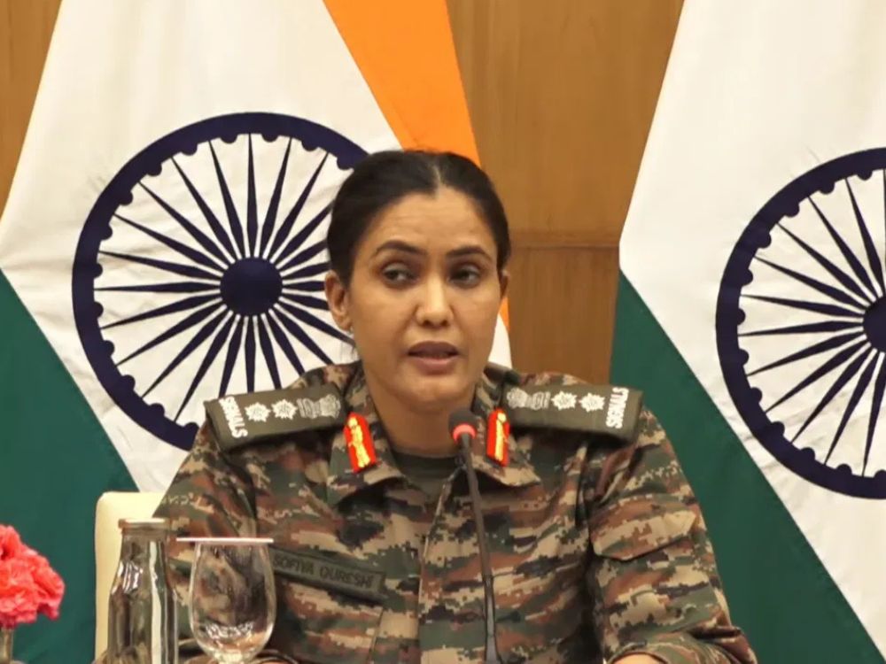 बीजेपी मंत्री ने कर्नल सोफिया कुरैशी पर अपमानजनक टिप्पणी की ; विवाद बढ़ने पर बोले,\'मेरी बहन से भी ज्यादा सम्मानित, अगर मेरे बयान से किसी को ठेस पहुंची, तो मैं दस बार माफी मांगता हूं